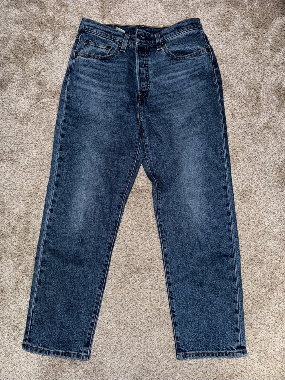 Women’s ankle cropped Levi’s 28x26
